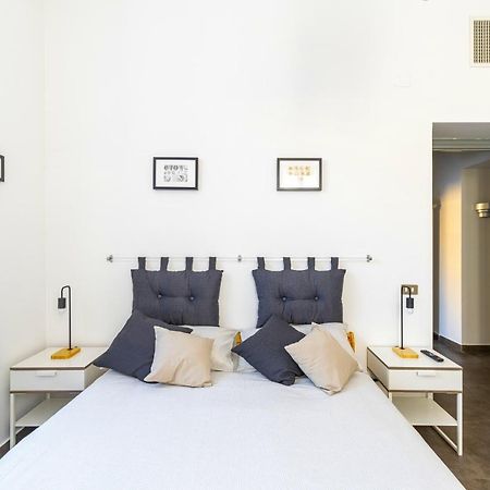 Hostly - Nicole Apartment Volturno - Full Rome Center Esterno foto