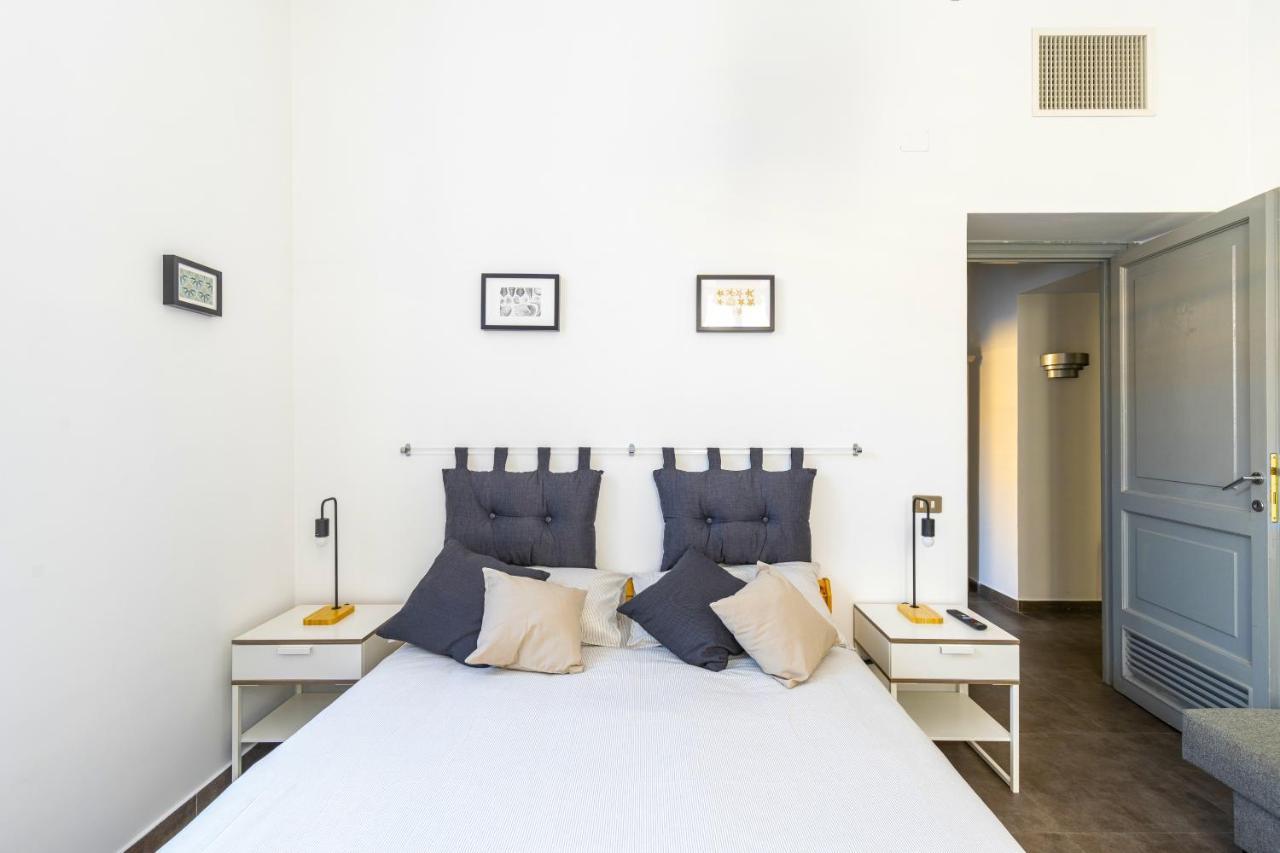 Hostly - Nicole Apartment Volturno - Full Rome Center Esterno foto